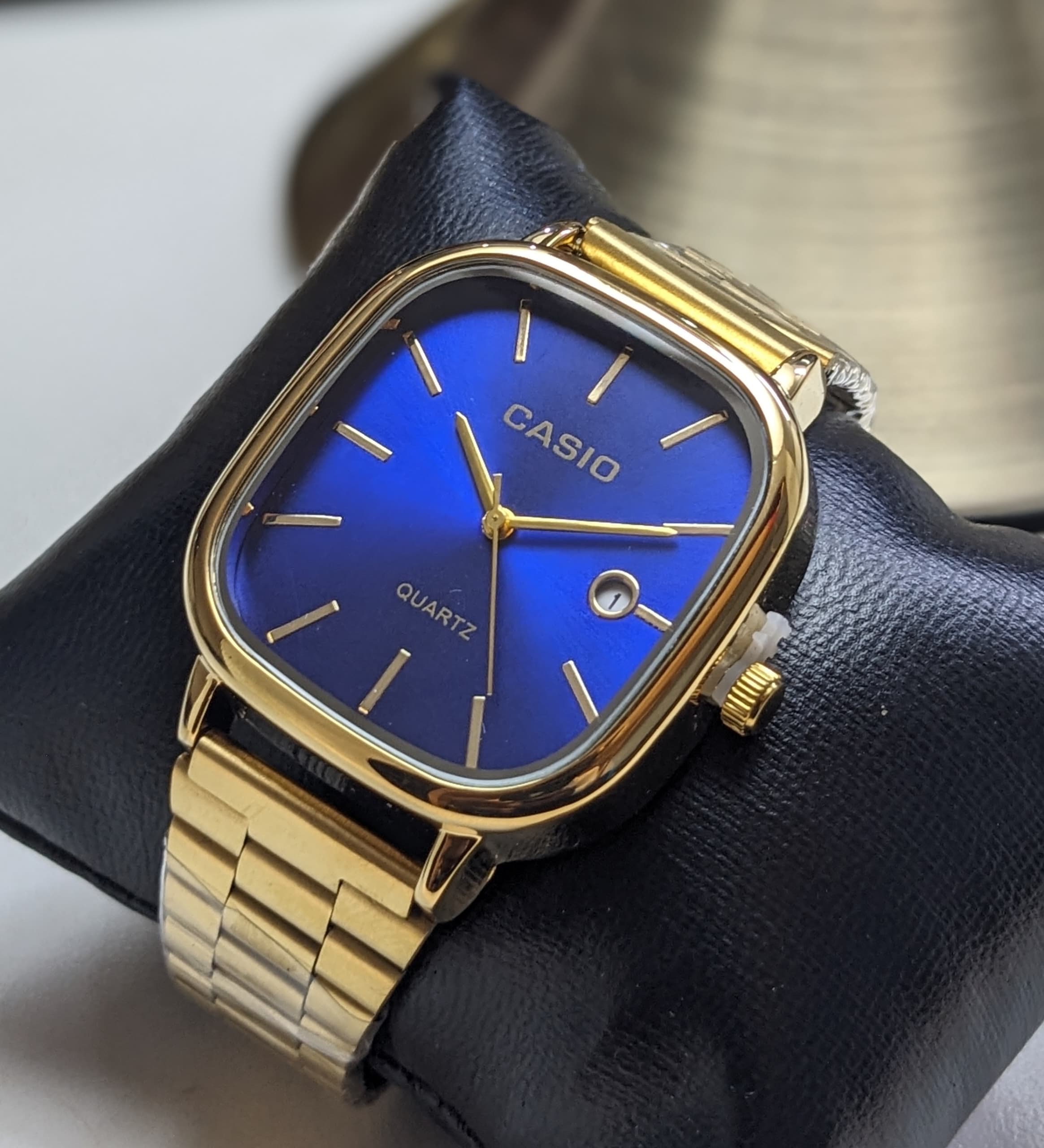Gold-blue